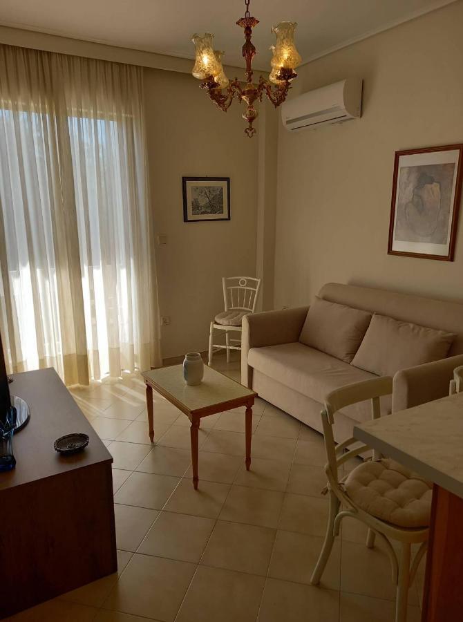 Jenny'S Luxury Flat Near The Center & Beach Каламата Екстер'єр фото